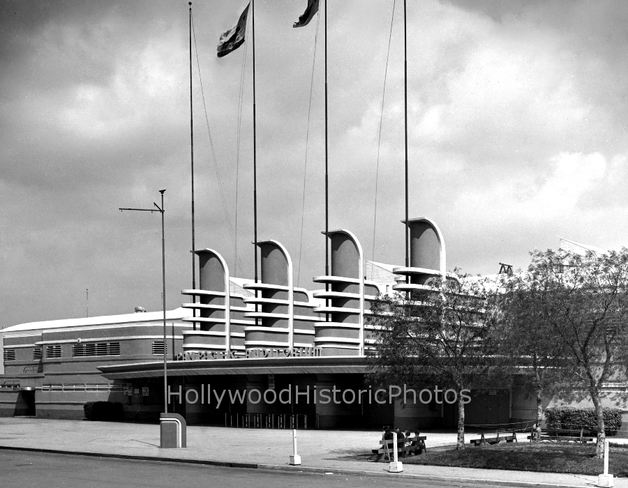 Pan Pacific Auditorium 1940 at Beverly Blvd. & Fairfax Ave..jpg